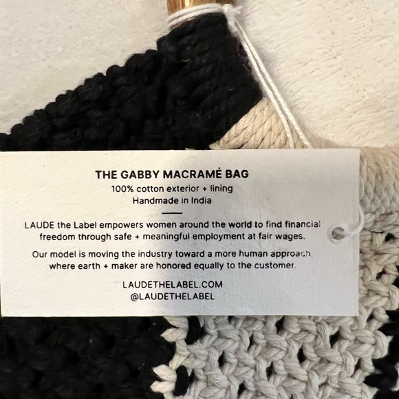 Crater Black and White Macrame Purse - Picture 3 of 5